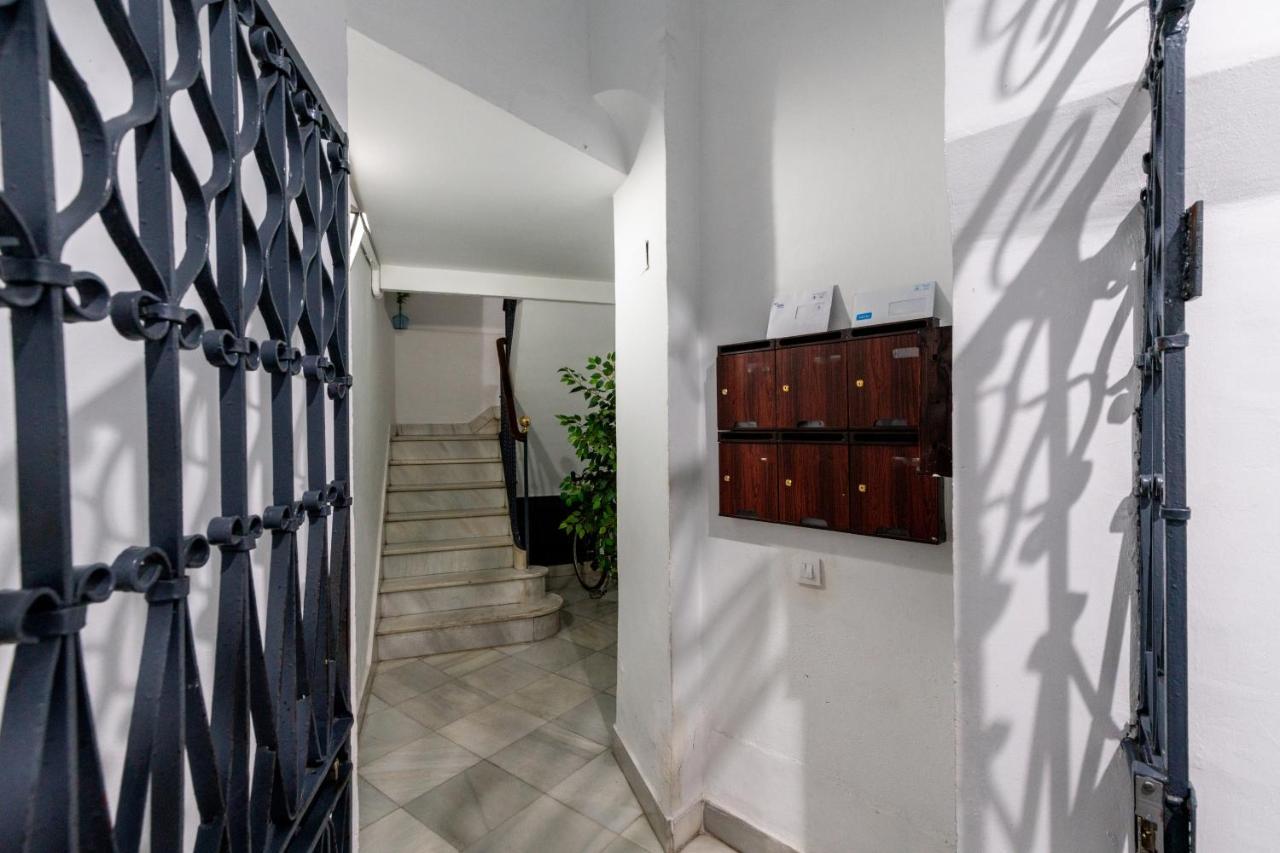 Aoa Conde De Ibarra Apartment Seville Exterior photo